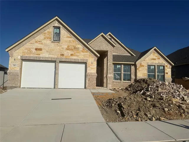 $369,500 | 707 Bass Lake Lane, Cleburne, TX 76033