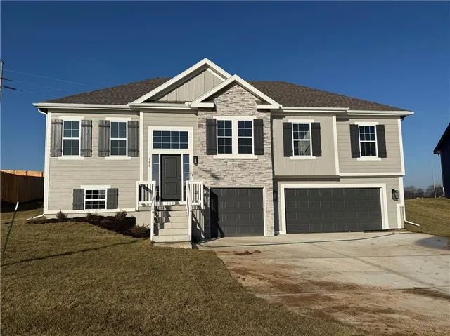 $444,900 | 988 Poplar Lane, Liberty, MO 64068