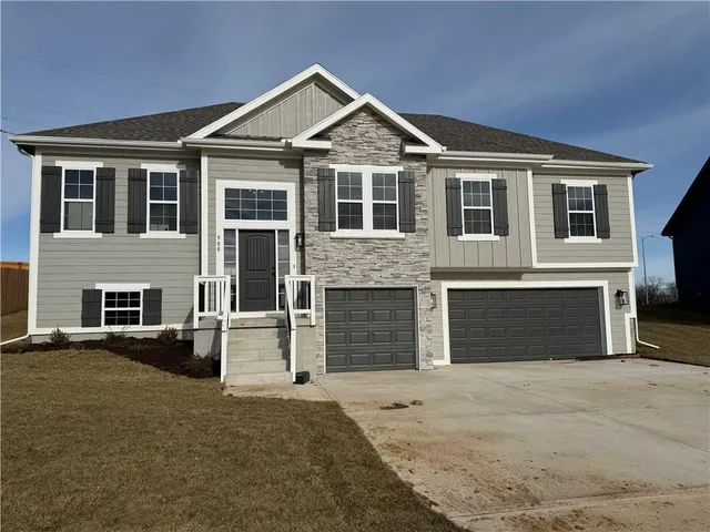 $444,900 | 988 Poplar Lane, Liberty, MO 64068