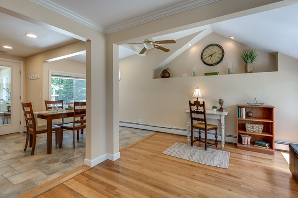21 Robin Road Wakefield, MA 01880 - Photo 8 of 30 Gallery Image 8