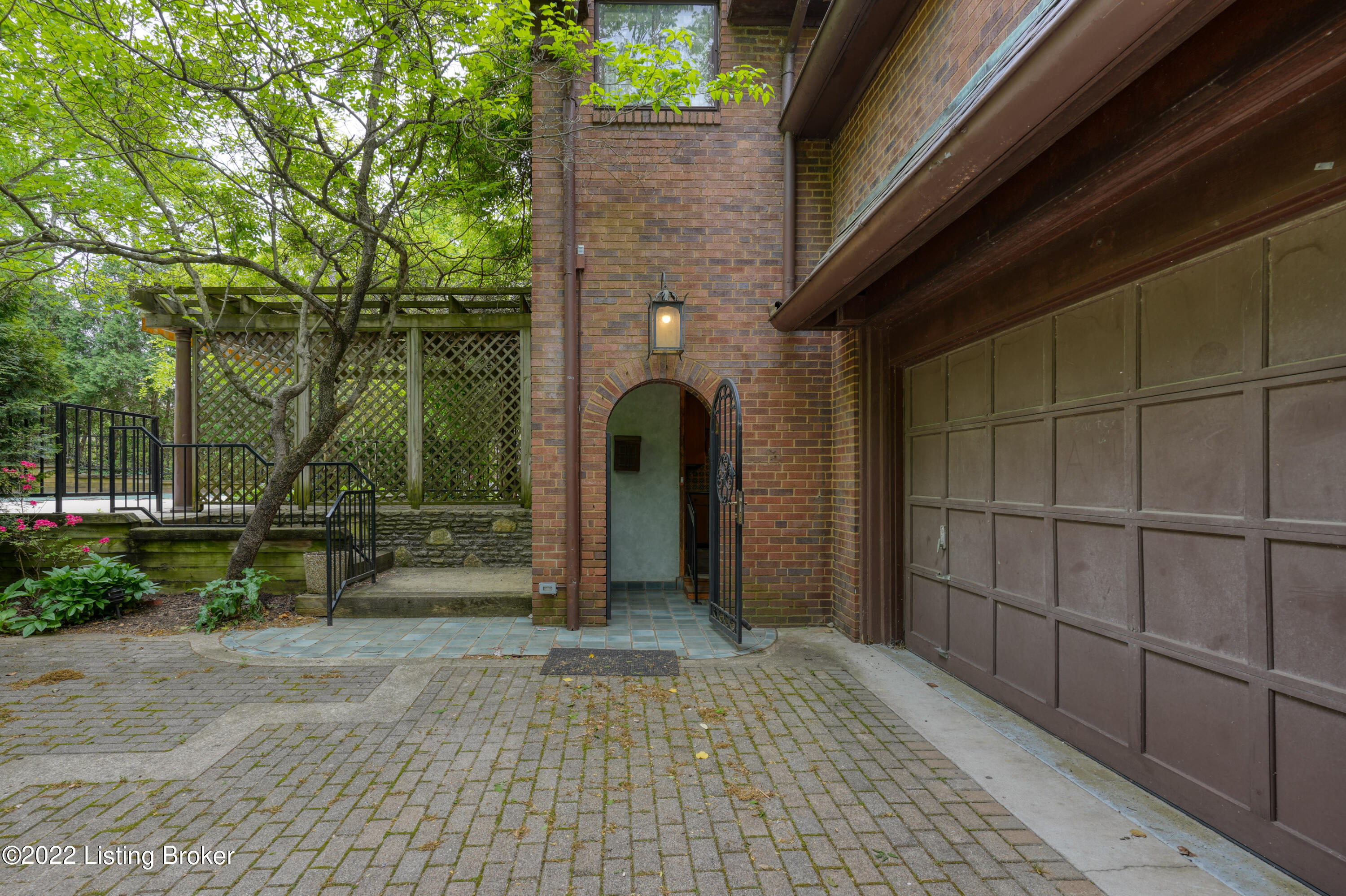 1644 Cherokee Road Louisville, KY 40205 - Photo 53 of 60 2 Car attached garage