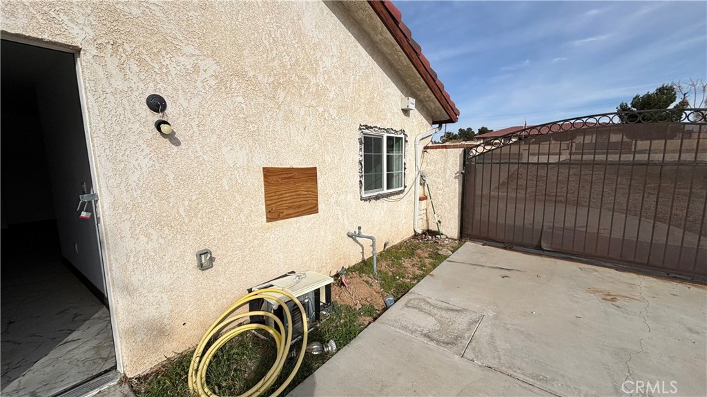 13116 Rincon Road Apple Valley, CA 92308 - Photo 57 of 62 RV parking and entry to ADU