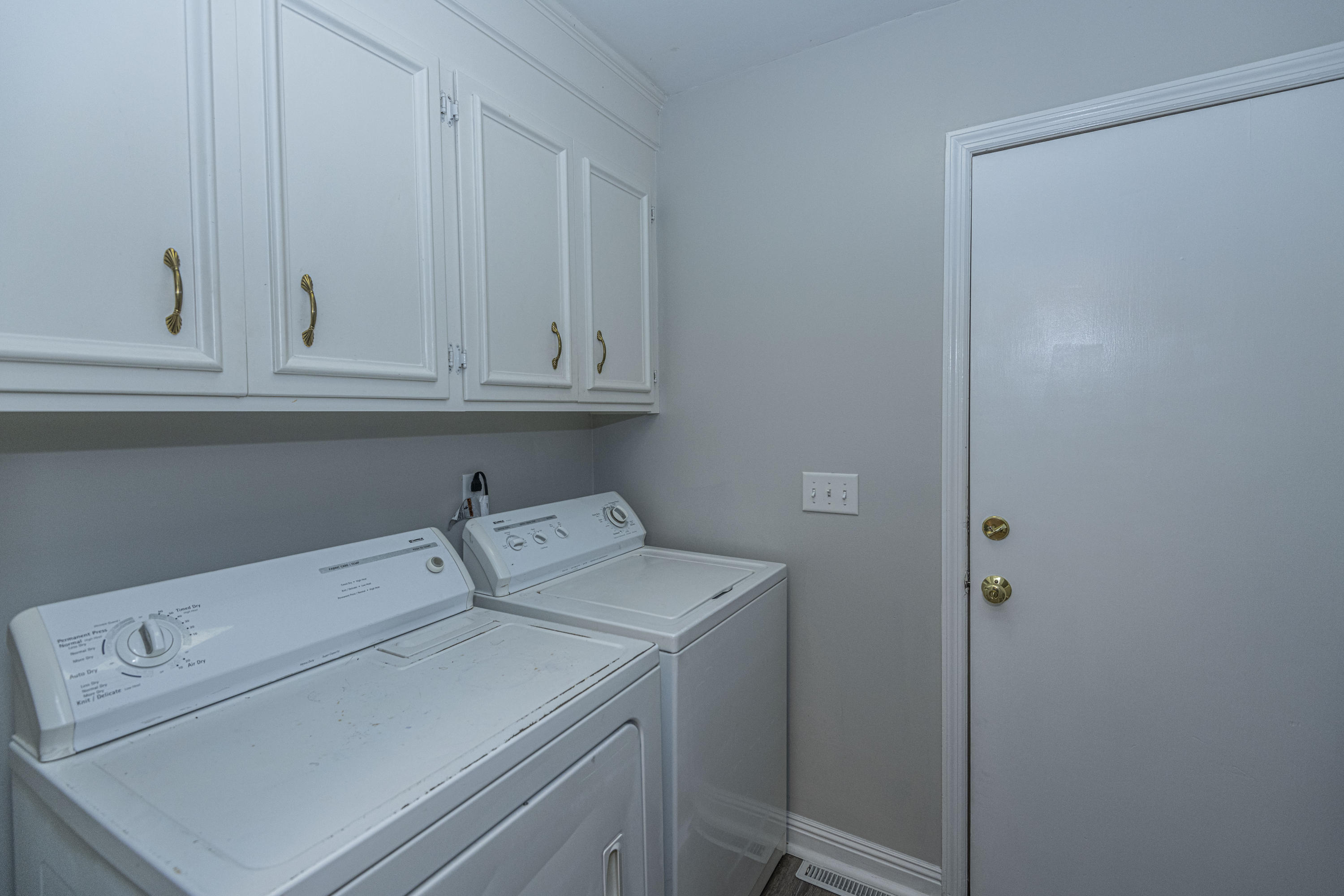 212 Turtle Cove Road Summerville, SC 29485 - Photo 12 of 35 DSC_9752
