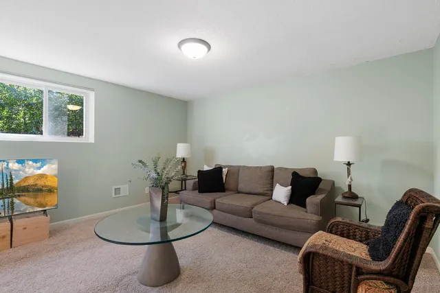 $325,000 | 221 River Woods Lane, Burnsville, MN 55337