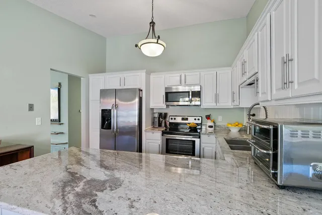 $325,000 | 221 River Woods Lane, Burnsville, MN 55337