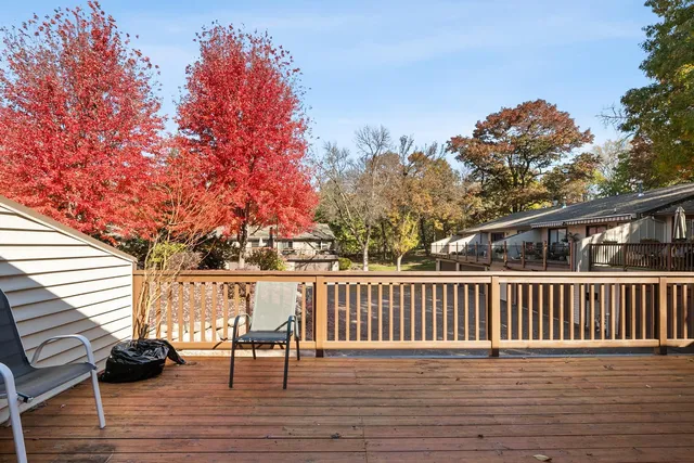 $325,000 | 221 River Woods Lane, Burnsville, MN 55337