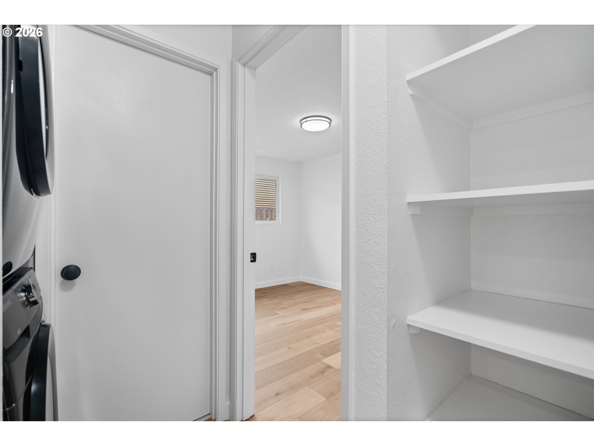 602 South Vermont Street Portland, OR 97219 - Photo 31 of 46 a bathroom with a shower