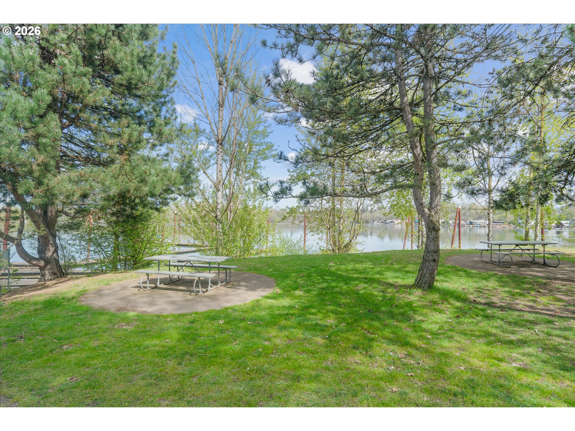 602 South Vermont Street Portland, OR 97219 - Photo 38 of 46 a view of outdoor space with deck and tree
