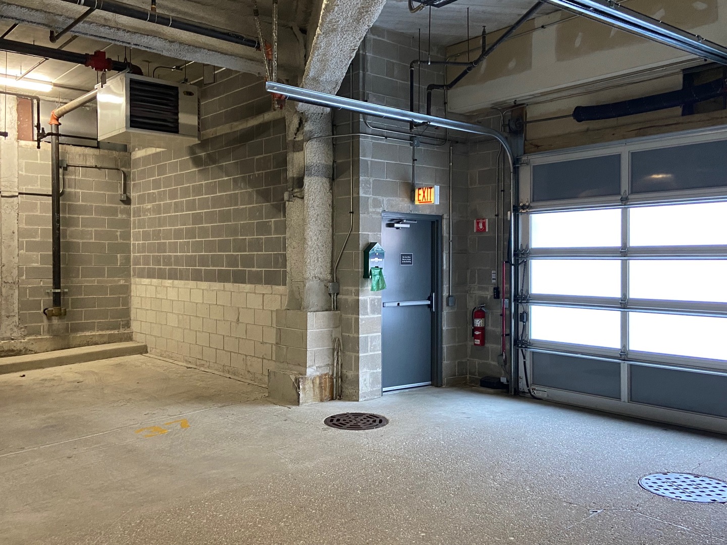 845 North Kingsbury St Unit GU37  