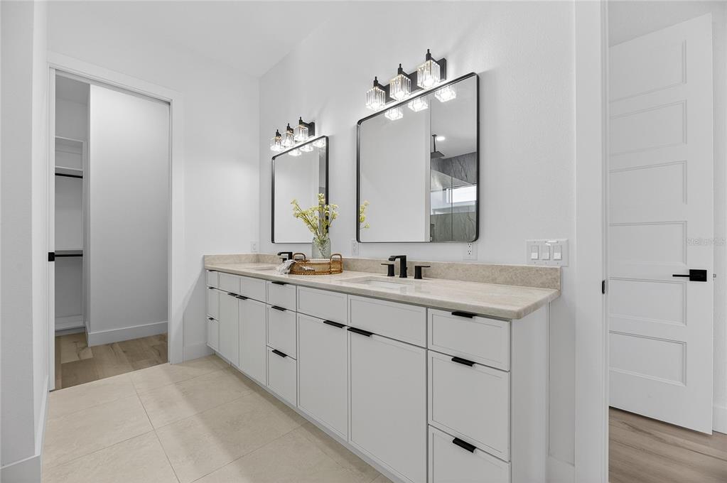 2335 Oak Terrace Sarasota, FL 34231 - Photo 37 of 83