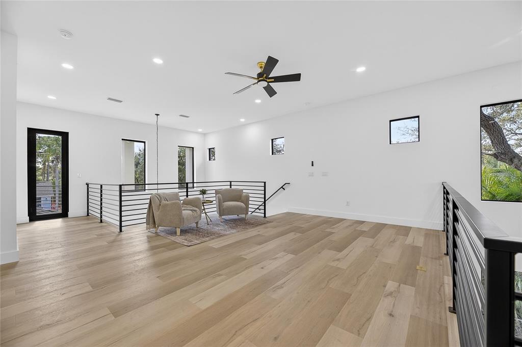 2335 Oak Terrace Sarasota, FL 34231 - Photo 40 of 83