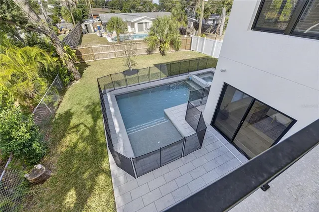 $1,500,000 | 2335 Oak Terrace, Sarasota, FL 34231