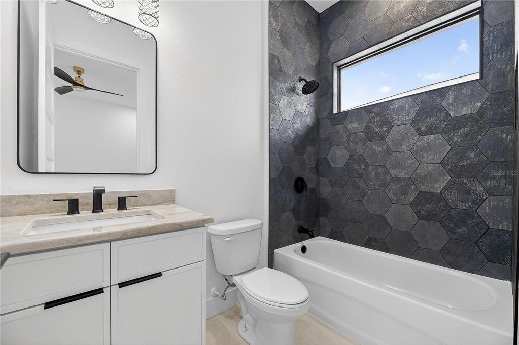 2335 Oak Terrace Sarasota, FL 34231 - Photo 55 of 83