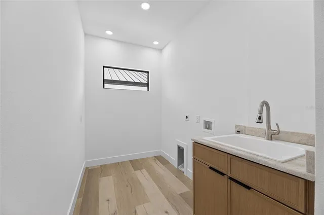 $1,500,000 | 2335 Oak Terrace, Sarasota, FL 34231