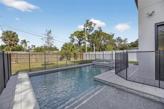 $1,500,000 | 2335 Oak Terrace, Sarasota, FL 34231