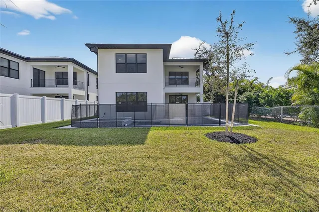 $1,500,000 | 2335 Oak Terrace, Sarasota, FL 34231