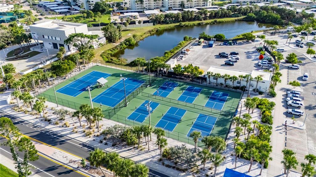 2335 Oak Terrace Sarasota, FL 34231 - Photo 71 of 83