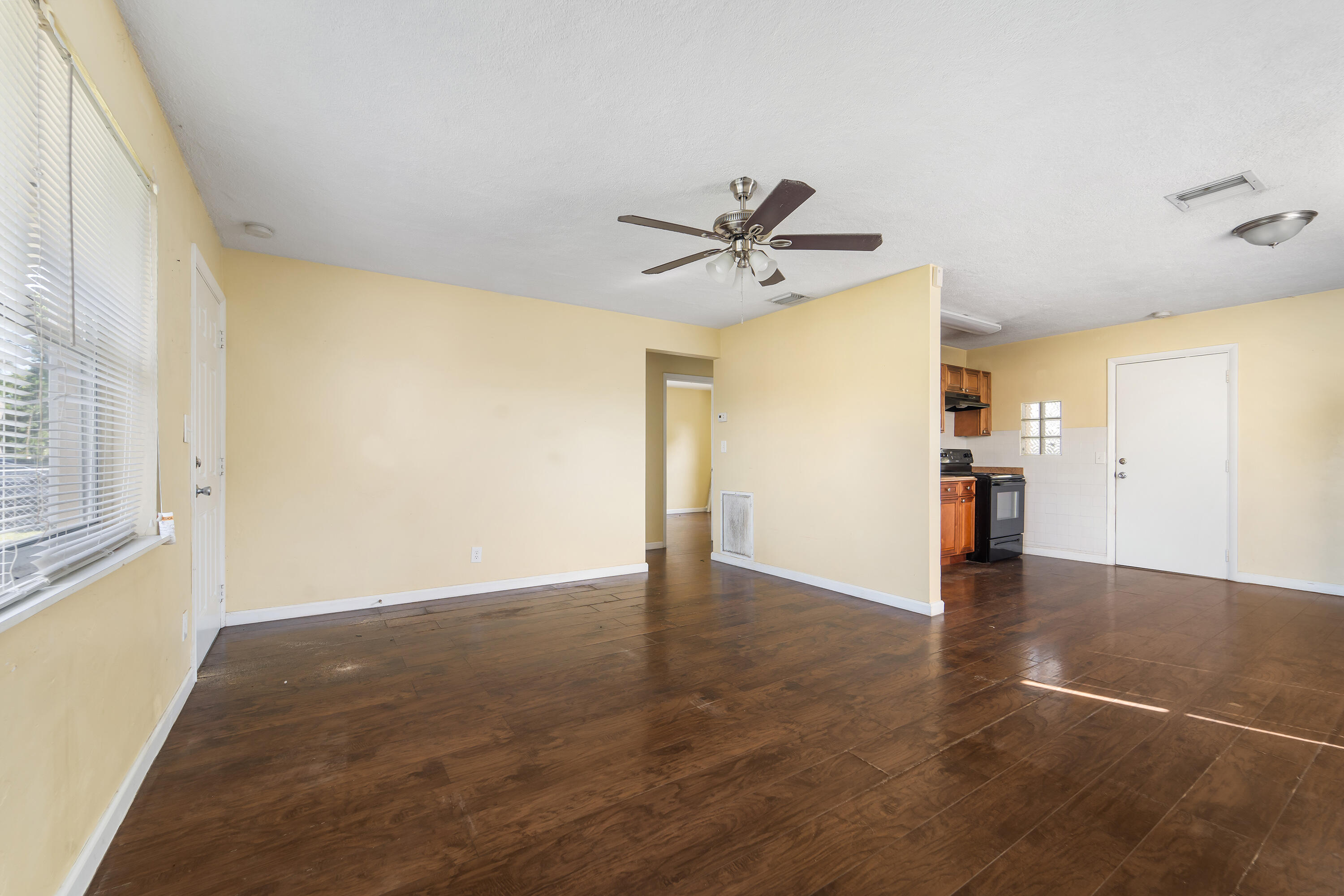 632 Beech Road West Palm Beach, FL 33409 - Photo 4 of 19 632 Beech Rd West Palm Beach 8-2