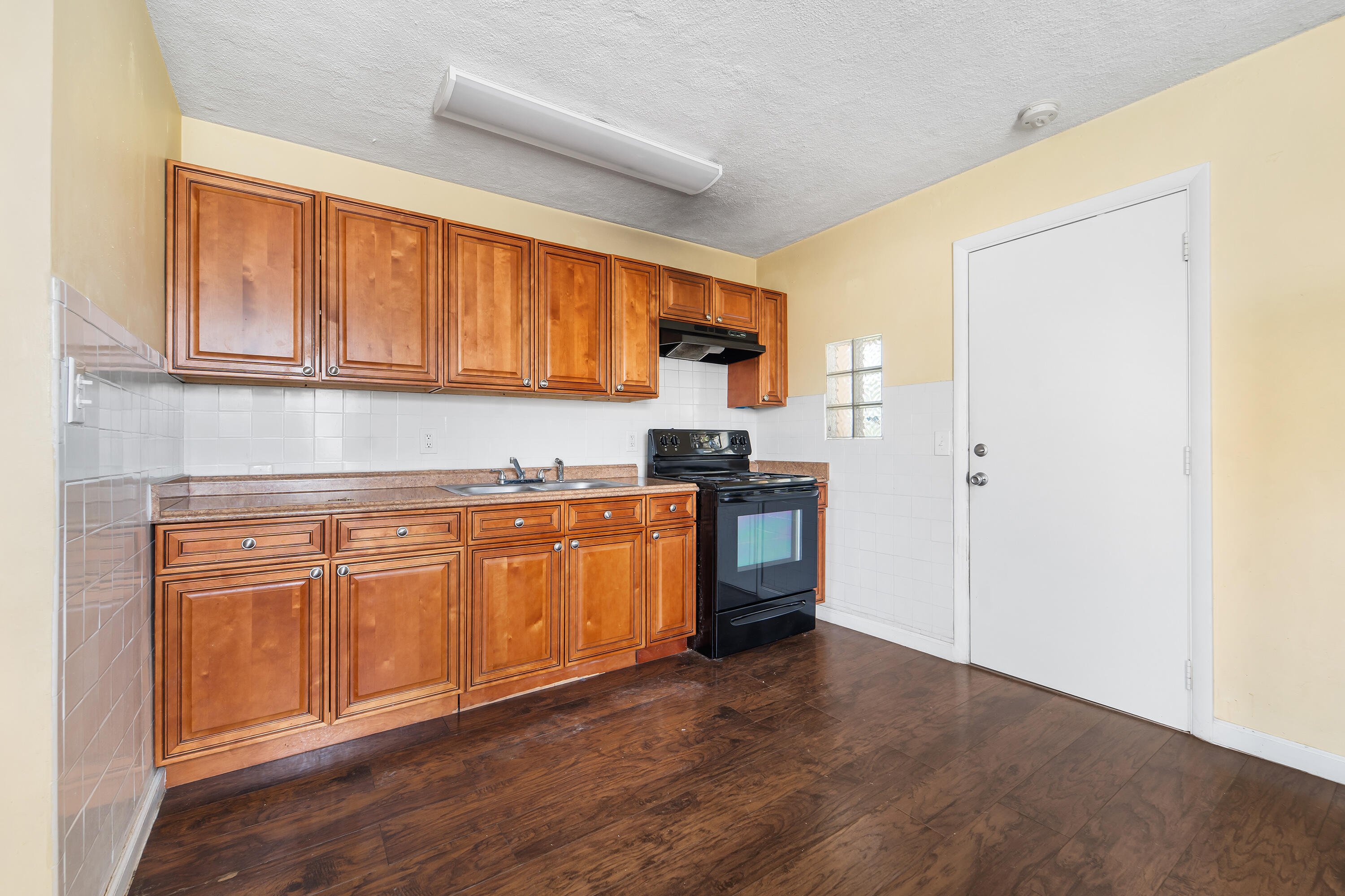 632 Beech Road West Palm Beach, FL 33409 - Photo 5 of 19 632 Beech Rd West Palm Beach 11-2