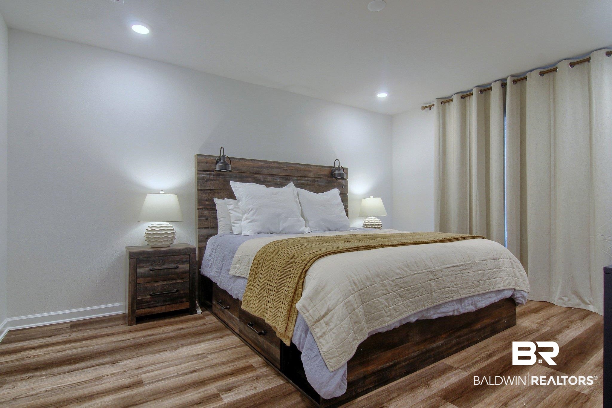 384 Winters Avenue Gulf Shores, AL 36542 - Photo 8 of 26 Primary Bedroom