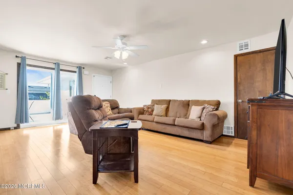 $3,000 | 65 Grand Central Avenue, Unit 1, Lavallette, NJ 08735
