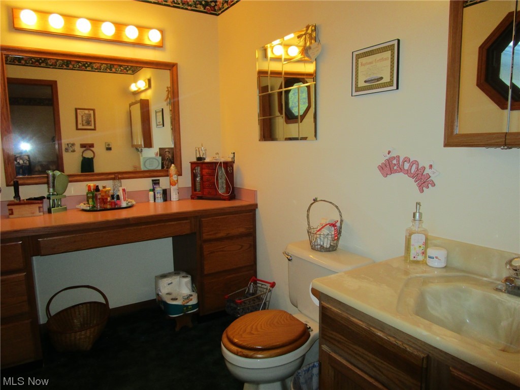 4870 Rockwell Road Ashtabula, OH 44004 - Photo 17 of 47 Half Bath off master bedroom