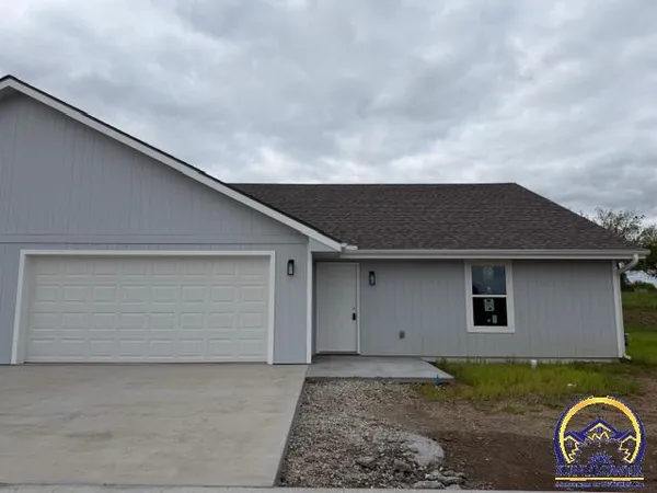 $369,000 | 604 Northwest Palmer Road, Topeka, KS 66617