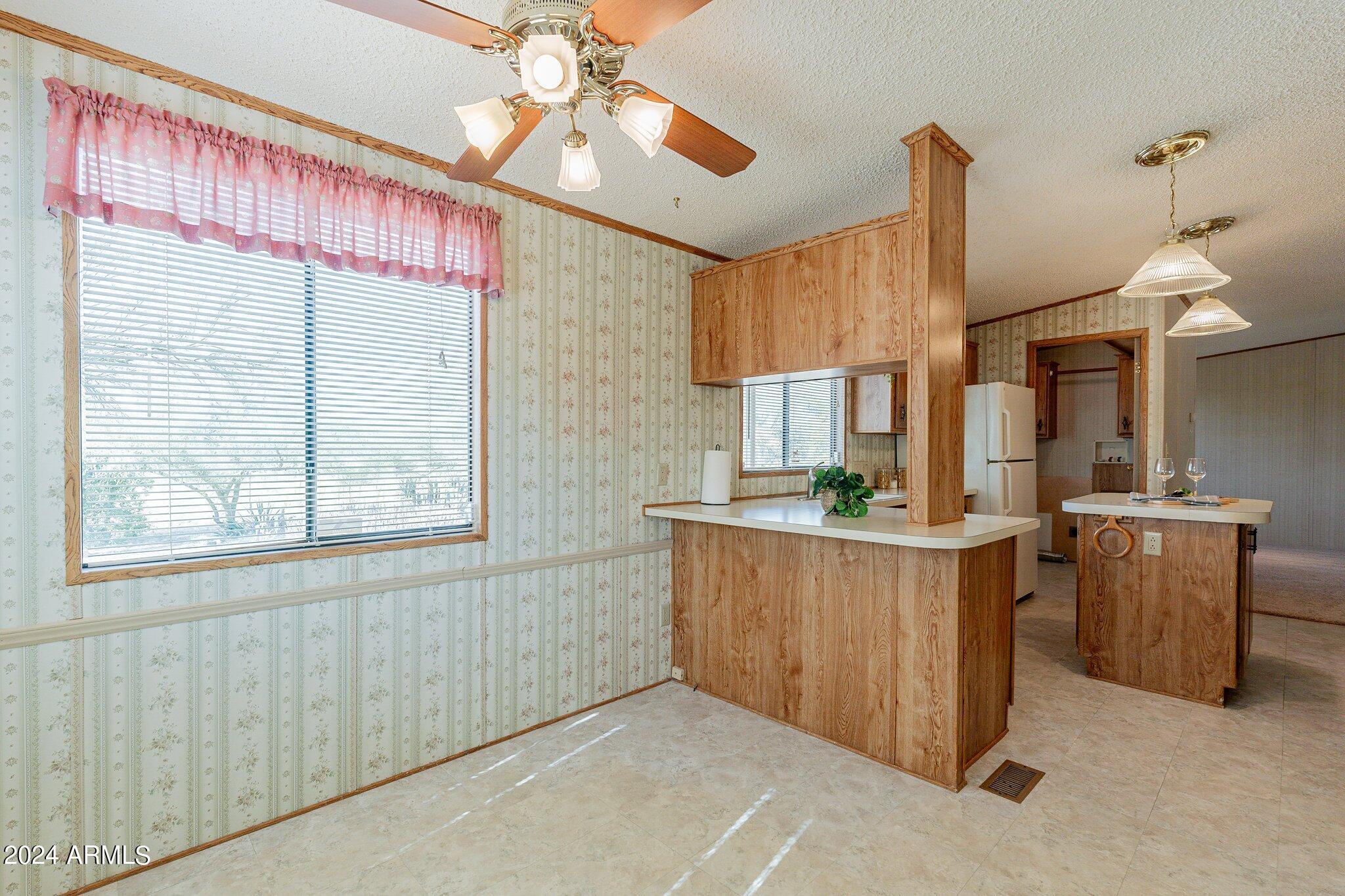 8945 North Page Road Florence, AZ 85132 - Photo 14 of 37 Breakfast room