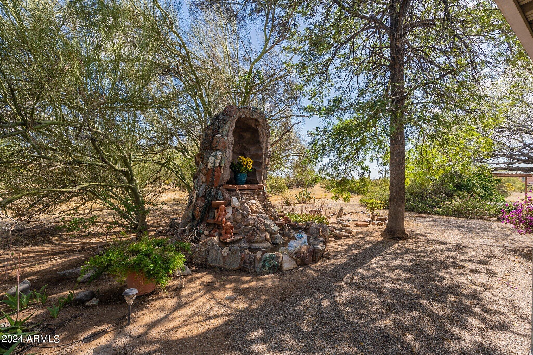8945 North Page Road Florence, AZ 85132 - Photo 31 of 37 Waterfountain