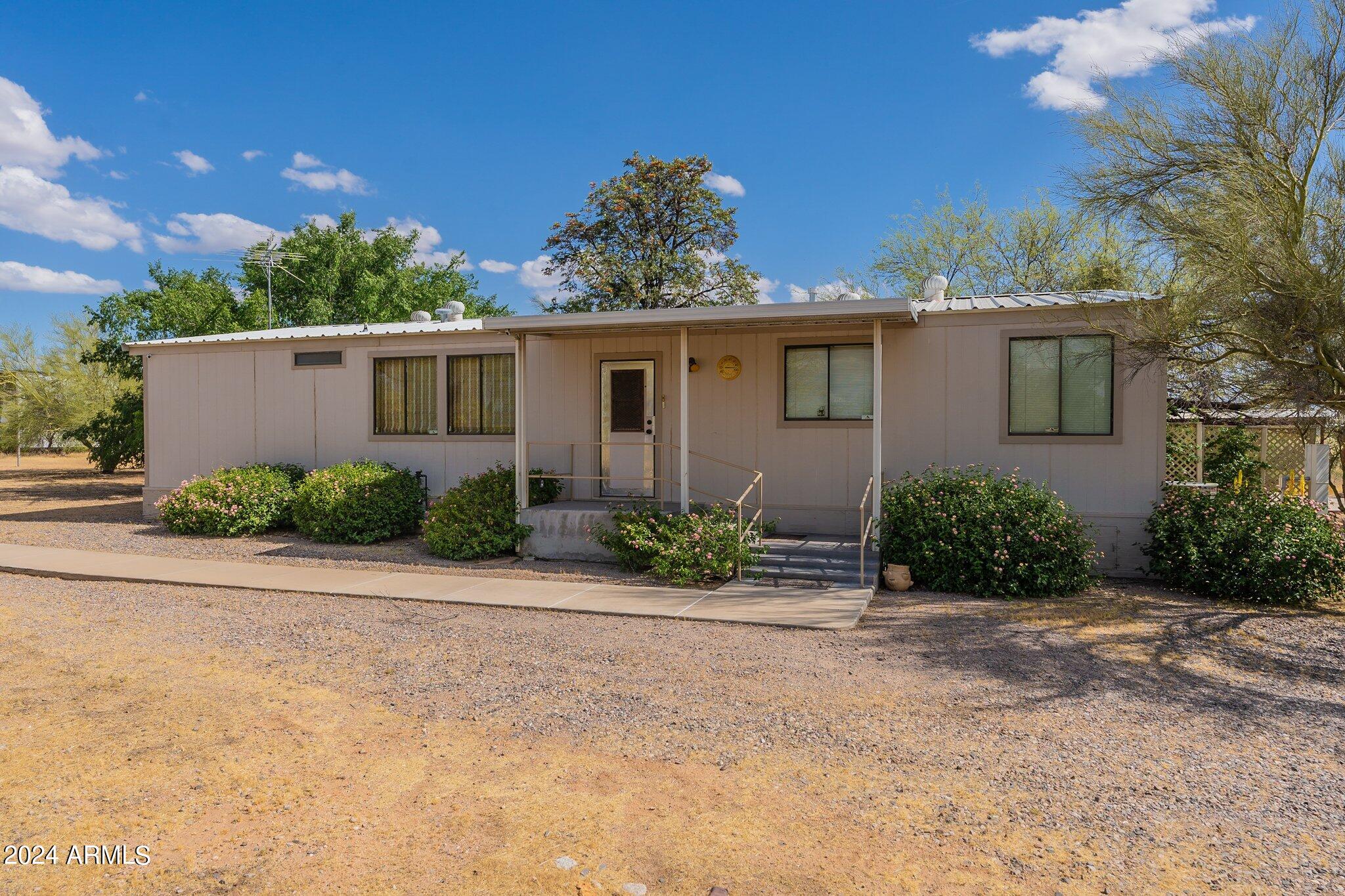 8945 North Page Road Florence, AZ 85132 - Photo 4 of 37 8945 N Page RD