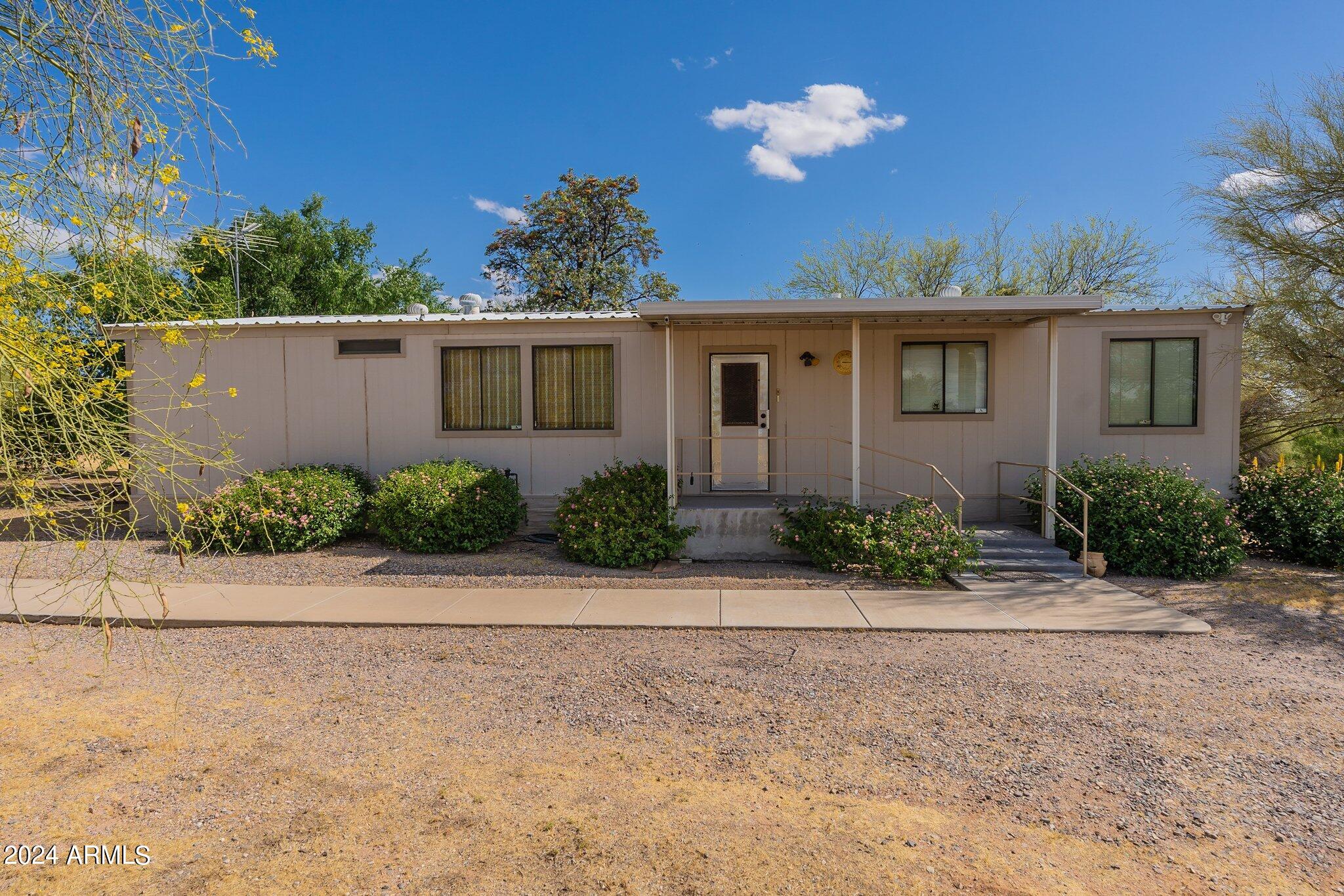 8945 North Page Road Florence, AZ 85132 - Photo 5 of 37 8945 N Page RD