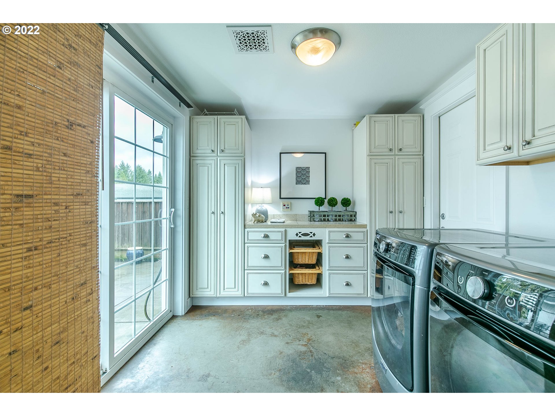 1597 Balboa Street Eugene, OR 97408 - Photo 20 of 27 a view of kitchen with window