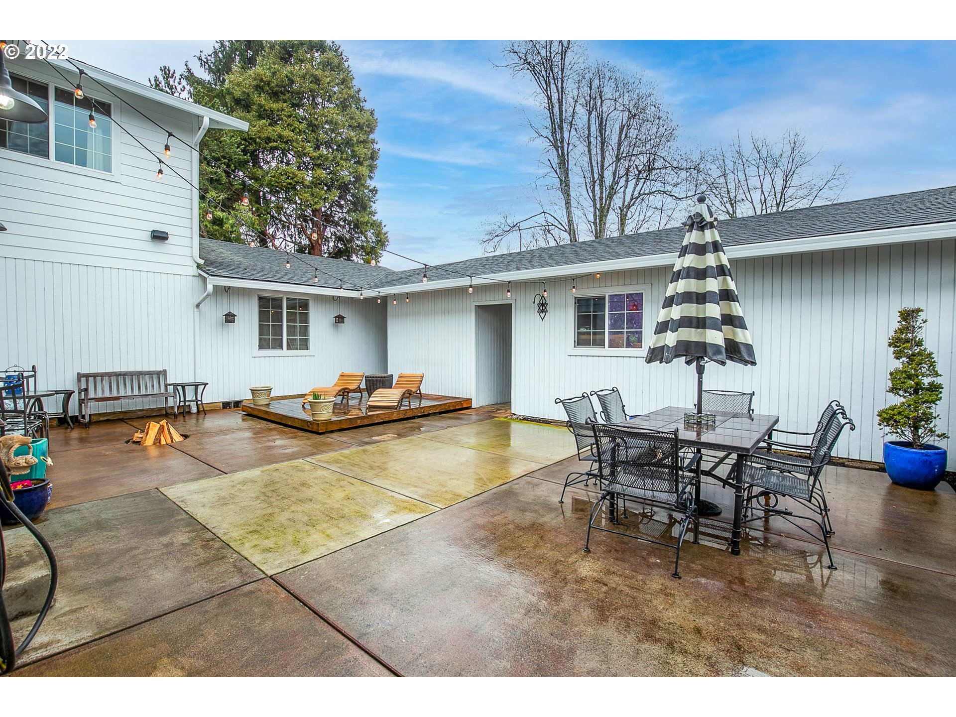1597 Balboa Street Eugene, OR 97408 - Photo 21 of 27 a swimming pool view with a outdoor seating