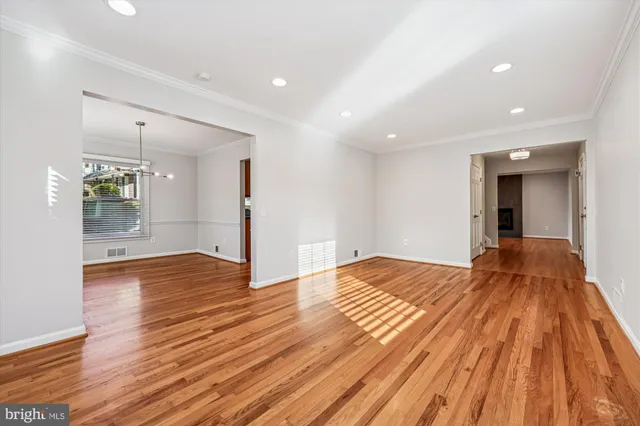 $1,068,000 | 8701 Sleepy Hollow Lane, Potomac, MD 20854