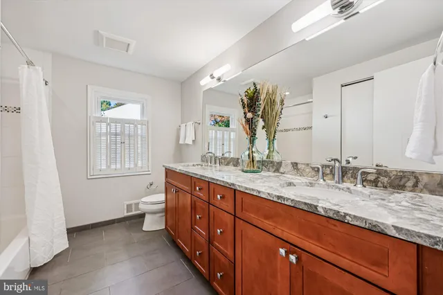 $1,068,000 | 8701 Sleepy Hollow Lane, Potomac, MD 20854