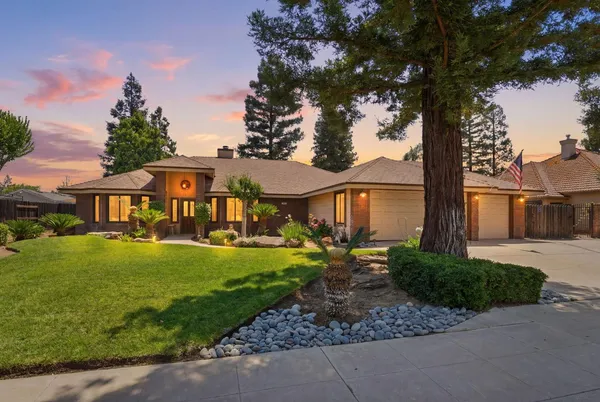 $639,000 | 2955 Holly Avenue, Clovis, CA 93611