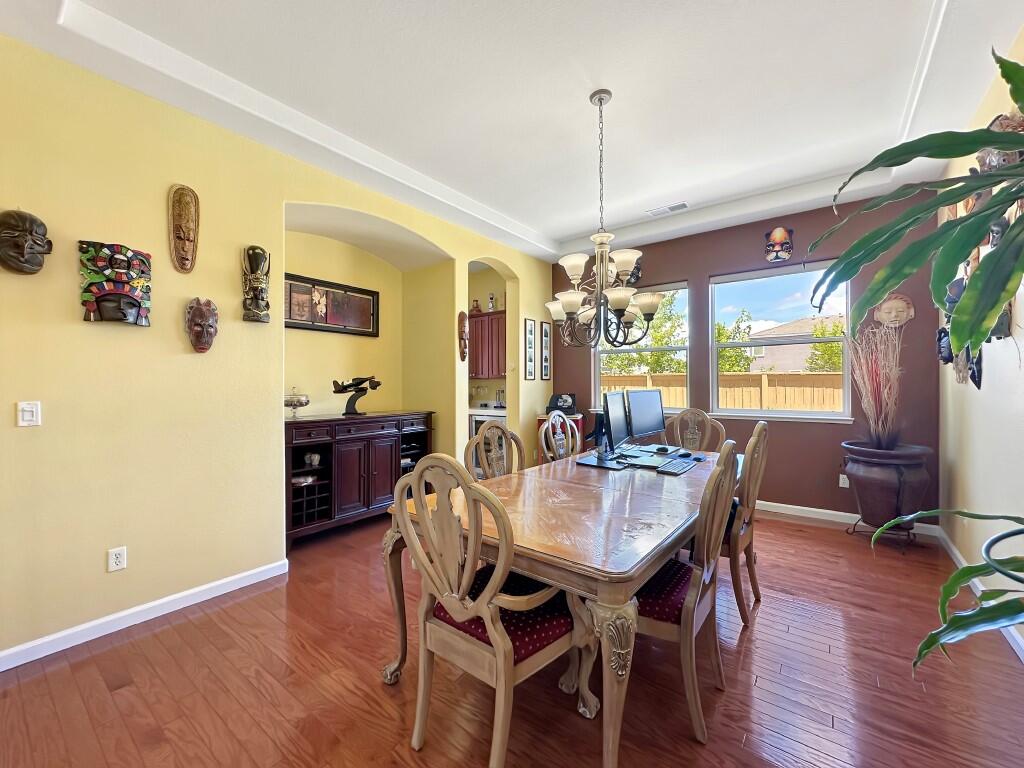 10555 Hampton Creek Drive Reno, NV 89521 - Photo 7 of 50 009