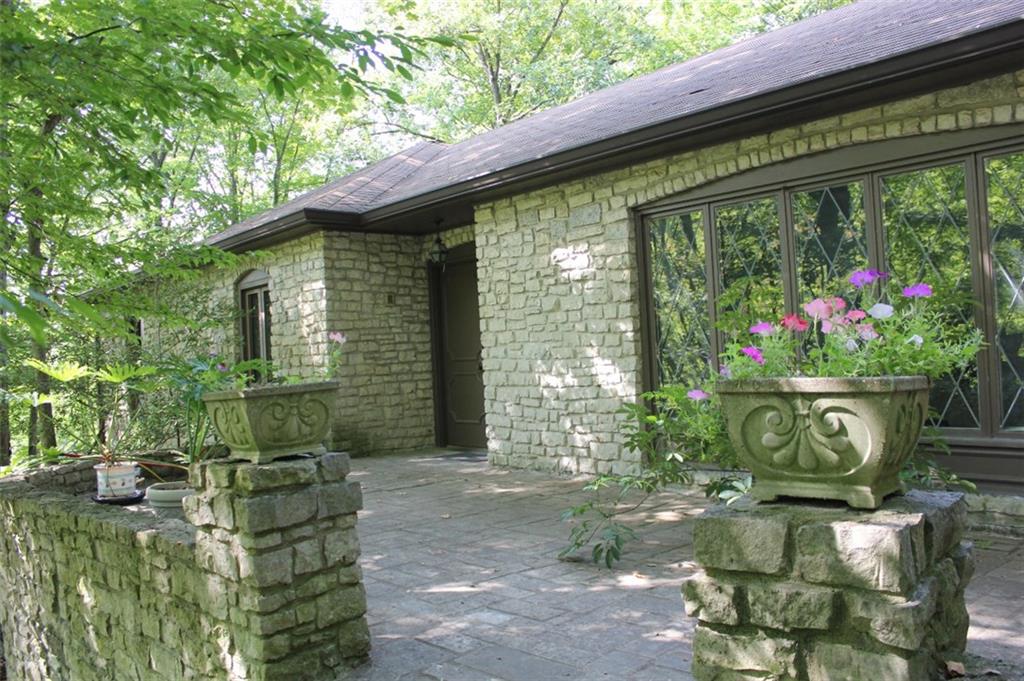 6040 Brokenhurst Road Indianapolis, IN 46220 - Photo 2 of 31