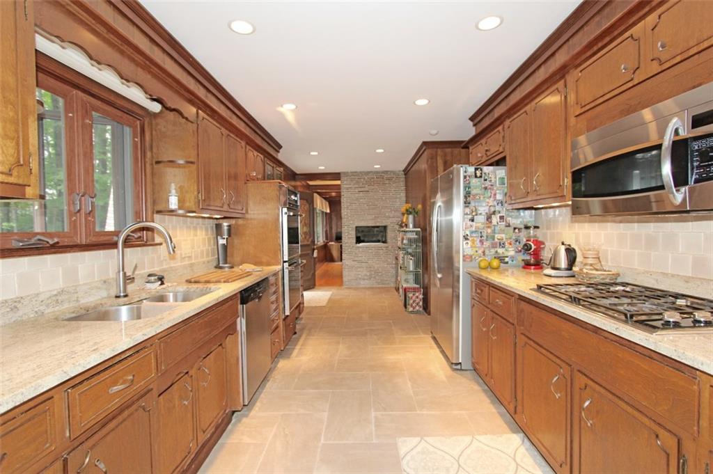 6040 Brokenhurst Road Indianapolis, IN 46220 - Photo 12 of 31