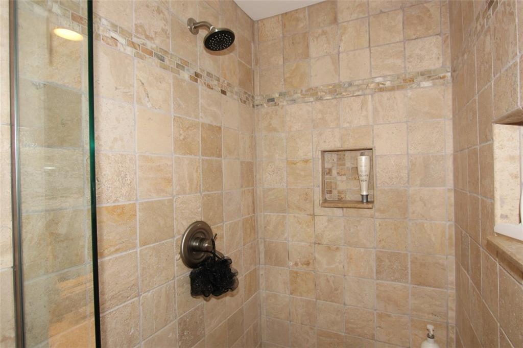 6040 Brokenhurst Road Indianapolis, IN 46220 - Photo 19 of 31