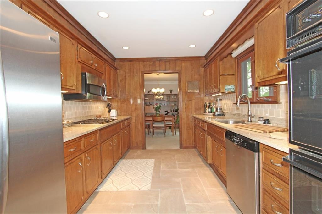 6040 Brokenhurst Road Indianapolis, IN 46220 - Photo 10 of 31