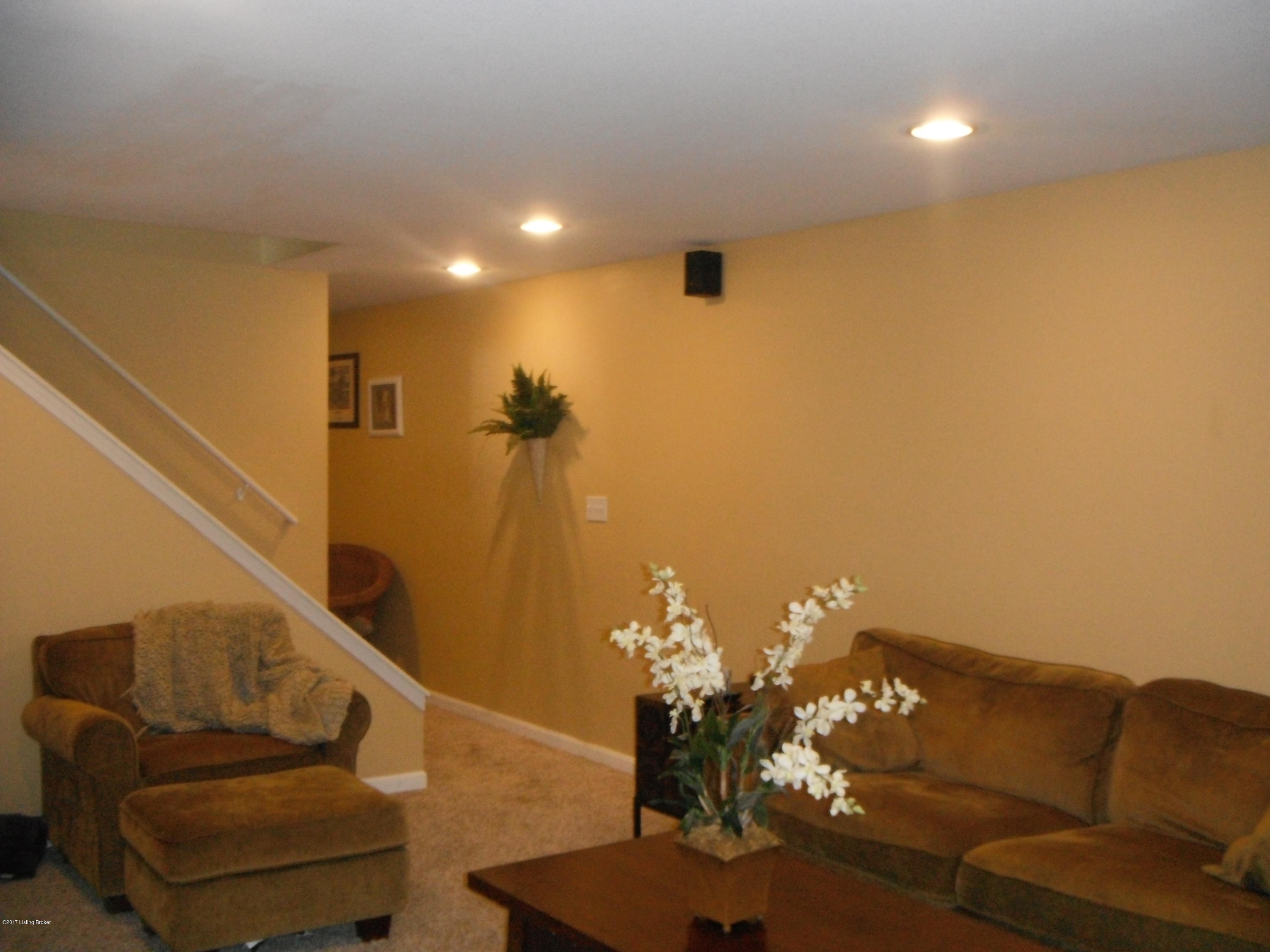 1303 Autumn Ridge Road Louisville, KY 40242 - Photo 27 of 33 DSCF0939