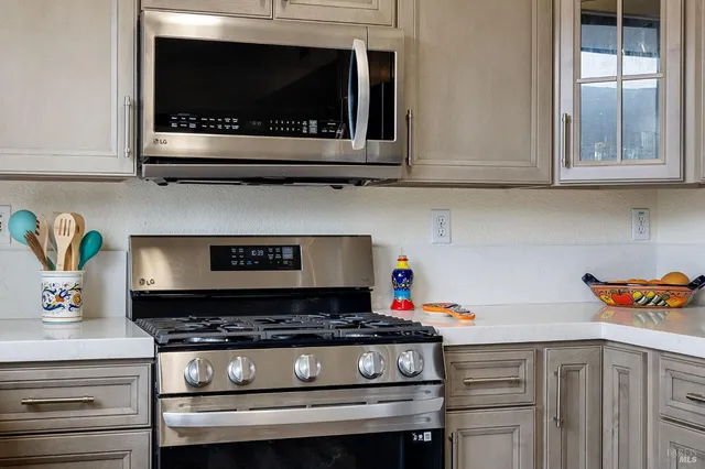 $669,000 | 2305 Malachite Way, Santa Rosa, CA 95404