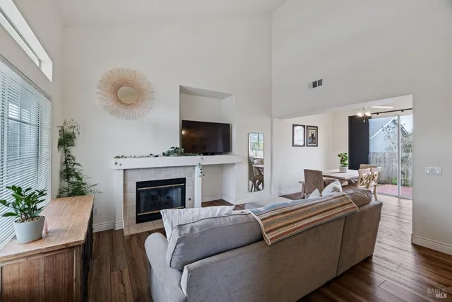 $669,000 | 2305 Malachite Way, Santa Rosa, CA 95404