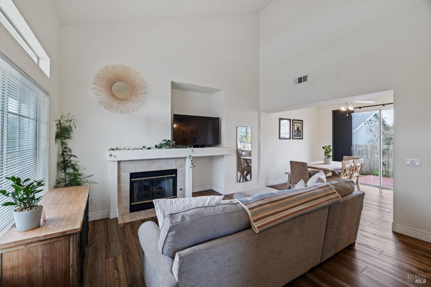 2305 Malachite Way Santa Rosa, CA 95404 - Photo 4 of 44