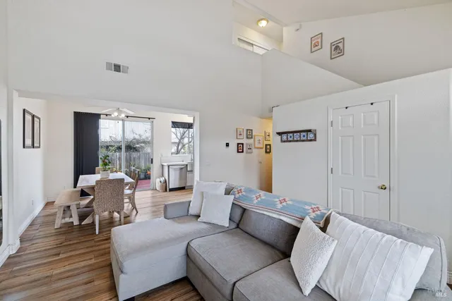 $669,000 | 2305 Malachite Way, Santa Rosa, CA 95404