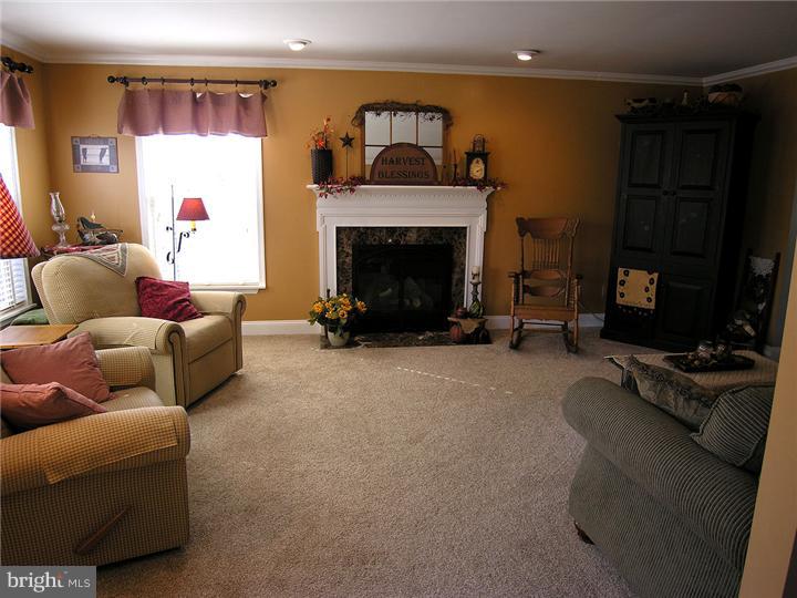 2829 Rickerts Road Perkasie, PA 18944 - Photo 4 of 24 Family Room