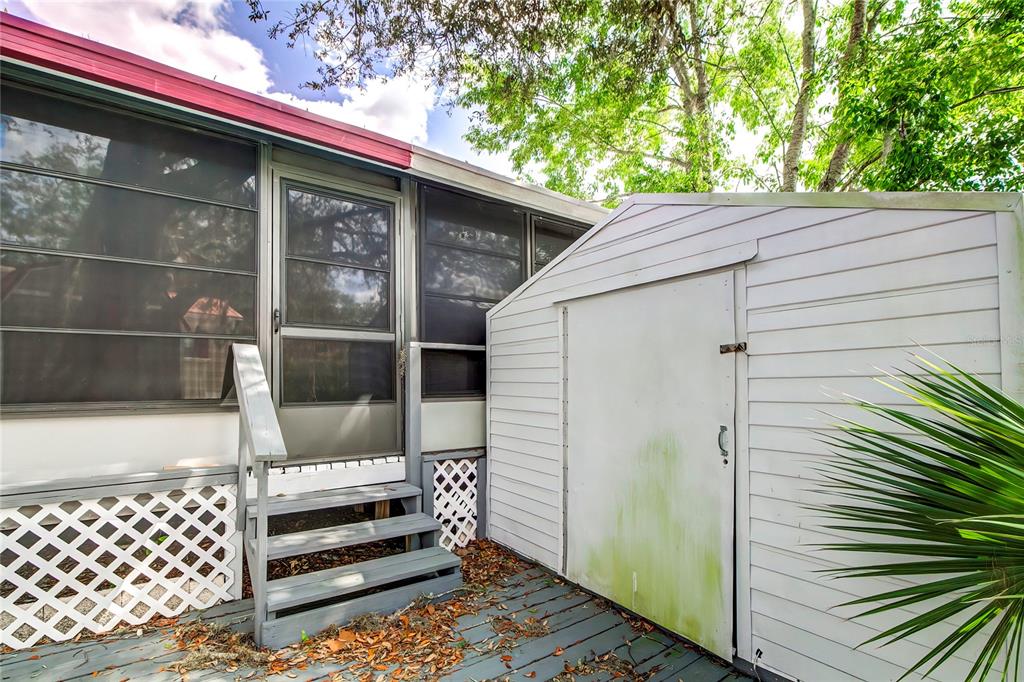 9298 Grizzly Bear Lane Weeki Wachee, FL 34613 - Photo 3 of 33