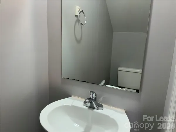 $1,200 | 206 West 15th Street, Unit 8, Newton, NC 28658