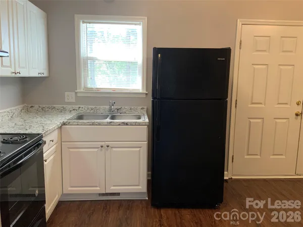 $1,200 | 206 West 15th Street, Unit 8, Newton, NC 28658